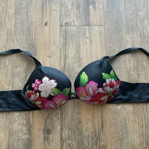 Victoria's Secret lightly padded black plunge bra